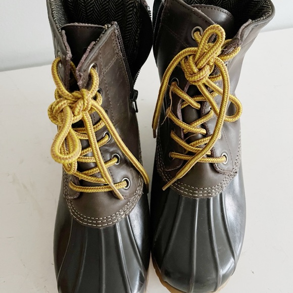 G.H. Bass Leather Lace-up Duck Boots - Picture 5 of 7